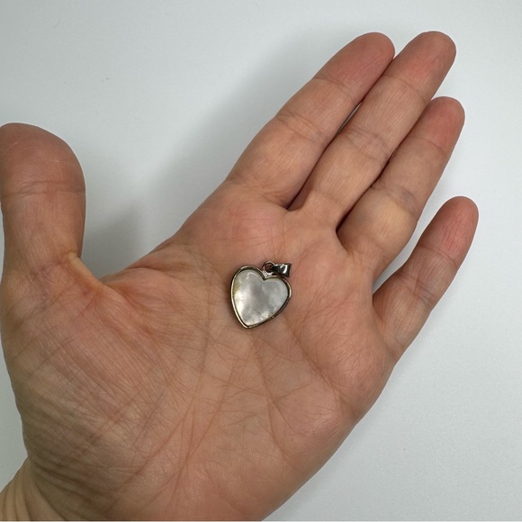 Sterling Silver MOP Heart Pendant Small Dainty Mother of Pearl 925 - Picture 7 of 9